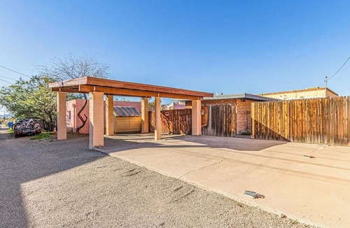 Sam Hughes House | Sam Hughes / 3BR 3BA / Fenced / Carport / Updated