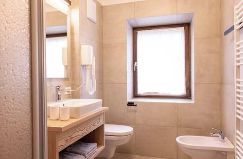 Laion Hotel | SAN PIETRO Dolomiti Small Budget Hotel