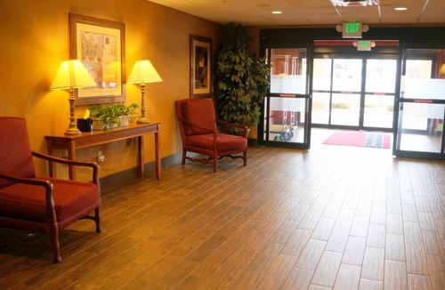 Kingman Hotel | Scenic Road Trip Stop: 2 Ideal Suites w/Free Breakfast & Access to Indoor Pool