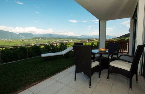 Berg/Monte Apartment | "Schlern" vacation apartment with garden, breathtaking view and organic bathing pond