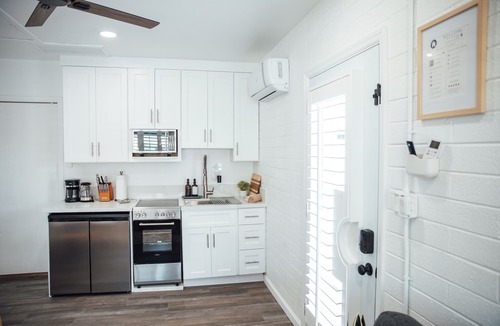 Southwest Village Apartment | Scottsdale Comfort: Renovated Apartment with Sunny Patio - Walkable to Old Town!