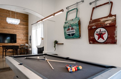 Desert Paradise Estates House | Scottsdale Entertainer's Paradise | Pool | Game Room | Putting Green