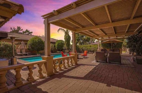 Central Scottsdale House | Scottsdale estate with heated pool and hot tub