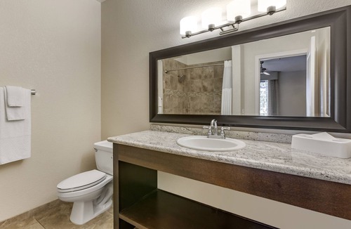 Scottsdale Links Resort | Scottsdale Links Resort - 2 BEDROOM 1 KING 1 QUEEN SUITE WITH SOFABED