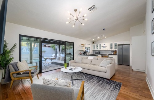 Kierland House | Scottsdale Oasis- Private Pool, King Bed, & Fire Table, 4bdrm