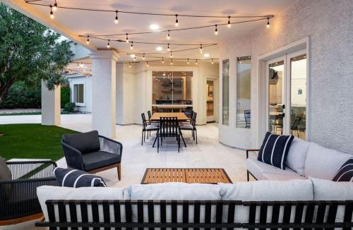 Cactus Acres House | Scottsdale Paradise Home - Modern Luxe with Pool & Putt