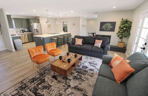Park Scottsdale Four House | ☀Scottsdale, Pool, Putting green, HotTub & Putt Putt, large kitchen, 6BR