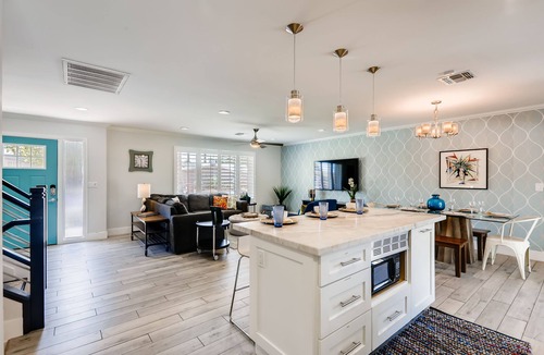 Park Scottsdale Four House | Scottsdale Tropic- Large Pool, Fire Pit, Hot tub, Bocce, child & pet friendly