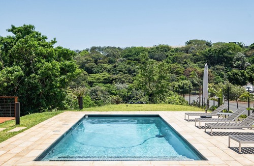 Umhlanga Ridge Apartment | Sea Views l Pool l Steam Room