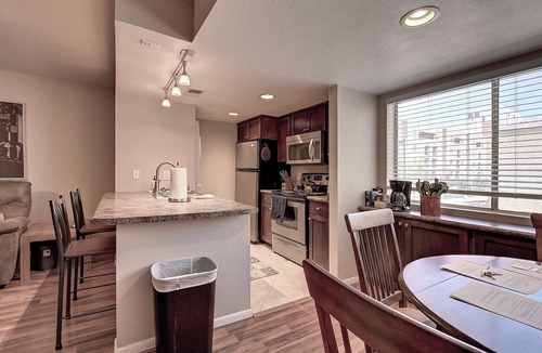 Tempe Condo | See the Valley of the Sun, Arizona State University and Tempe just a short walk.