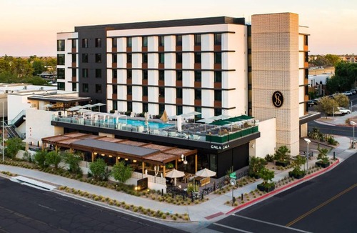 Entertainment District Hotel | Senna House Hotel Scottsdale, Curio Collection By Hilton