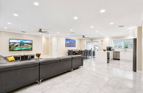 Hollywood Hills Villa | Sensational 5BR Villa Heated Pool near Hard Rock