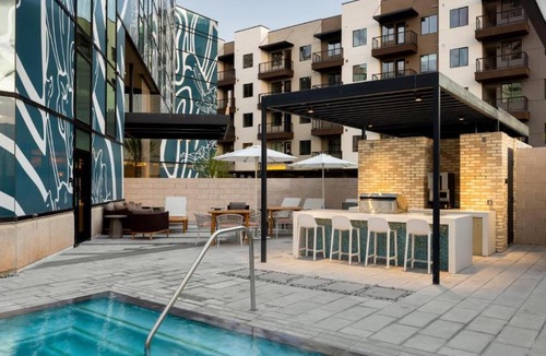 Encanto Hotel | Sentral Alloy Midtown
