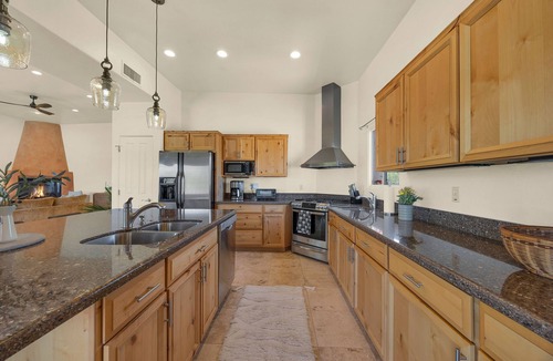Tortolita House | Serene 1-acre Desert Escape with Private Pool & Epic Sunsets