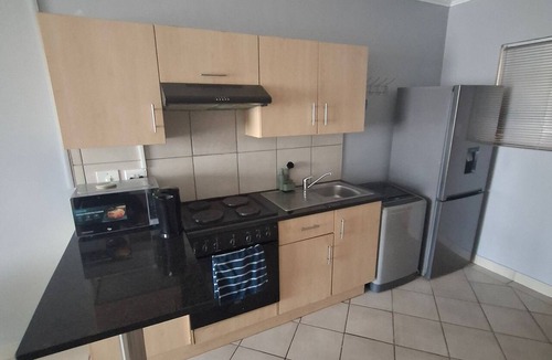 Bloemfontein Apartment | Serene 1-bedroom Apartment in Bloemfontein