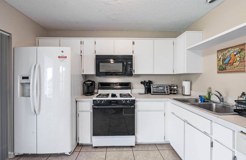 Sterling Ranch House | Serene 4BR Lakeside Retreat - Fire Pit & Comm Pool