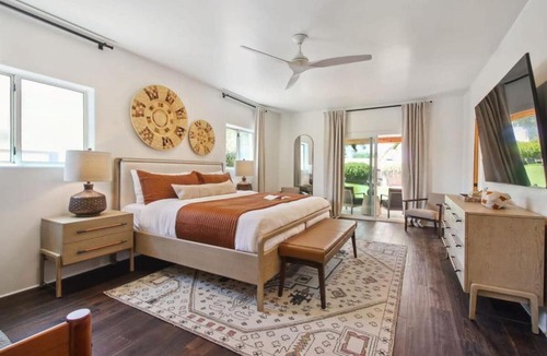 Paradise Gardens House | Serene Home Heated Pool & Games