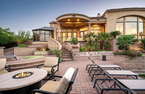 Paradise Valley House | Serenissima – La Dolce Vita above Paradise Valley