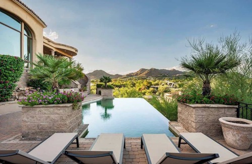Paradise Valley House | Serenissima – La Dolce Vita above Paradise Valley