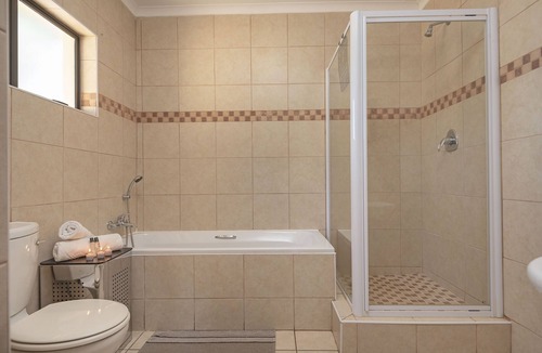 Sheffield Beach House | Sheffield Cove 30 - Three Bedroom House, Sleeps 6