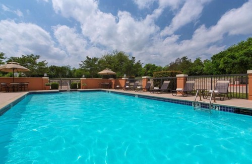 Tucson House | Short drive from Golf Links Sports Complex! 4 Units W/FREE Parking! Pool!