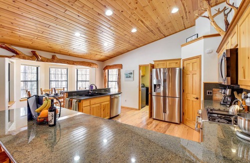 Pinetop Cabin | Ski, Hike & Relax Fireside! Pinetop Family Retreat