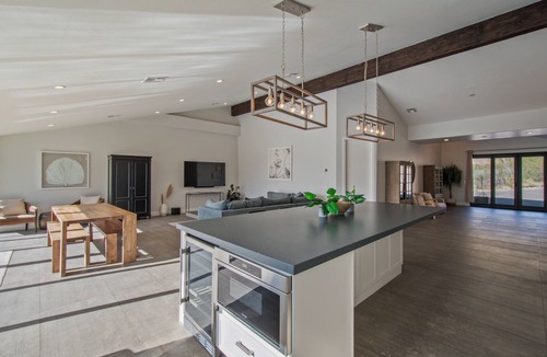 Shadow Ridge House | Skyline: 5 bed/6 bath, amazing views, tennis & basketball courts, pool, hot tub