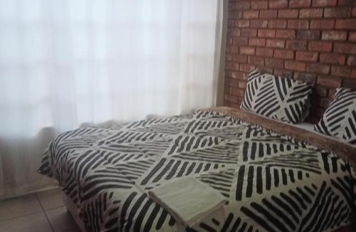 Universitas House | SkyWags Guest House