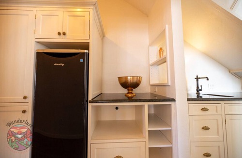 Nob Hill Apartment | *Sleeps 14 *Walk to Downtown *Playhouse *BBQ