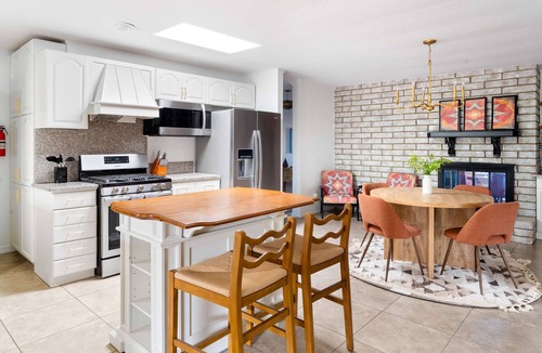 Shea North Estates House | Sleeps 24, FREE Heated Pool, Pickleball, Theater
