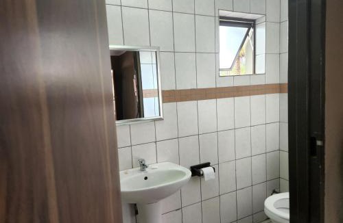 Newcastle Cabin | Snips Accommodation