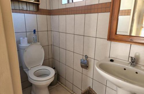 Newcastle Cabin | Snips Accommodation