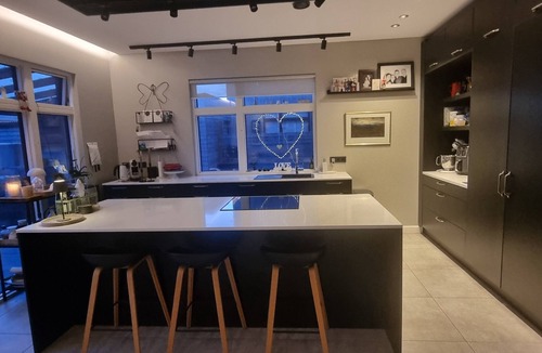 Akranes House | Solar Eclipse Luxury Home with Hot Tub in Akranes