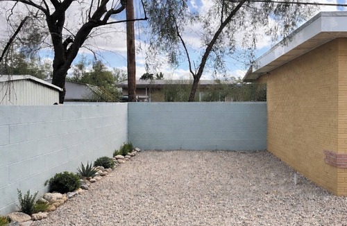 Blenman-Elm House | Sonoran Retreat - WALK to UofA & Arizona Inn! 2 BR & Bonus; Parking!