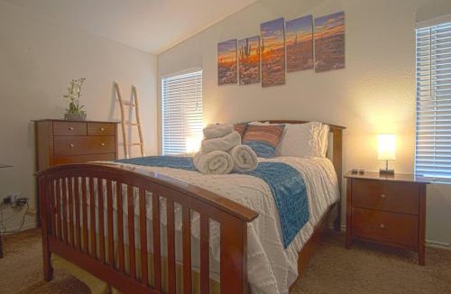 Tucson House | Sonoran Sanctuary w/Garage, WFH Setup by I-10 & Downtown