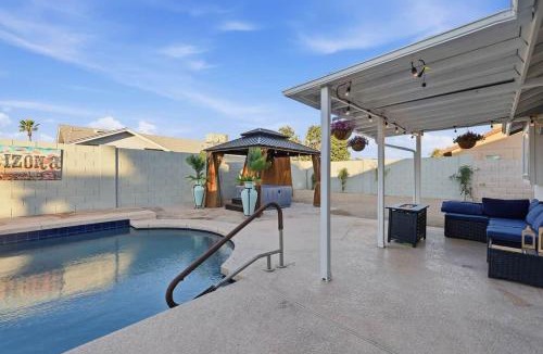 Peoria House | Sonoran Sun Retreat on Dahlia - Pool & Hot Tub!