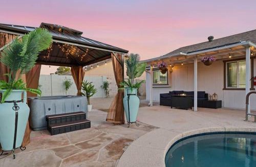 Peoria House | Sonoran Sun Retreat on Dahlia - Pool & Hot Tub!