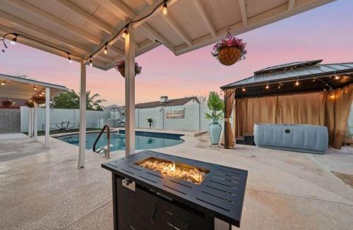 Peoria House | Sonoran Sun Retreat on Dahlia - Pool & Hot Tub!