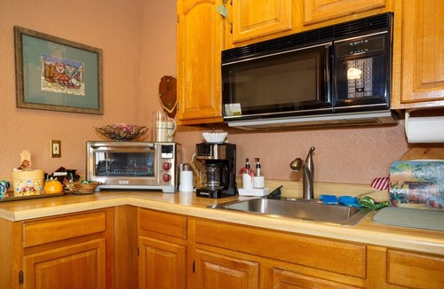 Tucson Apartment | Southwest Casita Oasis