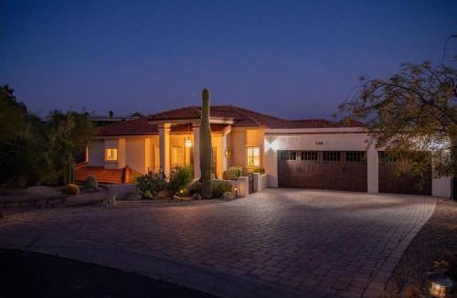 Fountain Hills House | Southwestern Desert Escape Pool, Hot, Tub, Sleeps 12