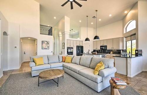 Fountain Hills House | Spa, Putting Green! Family Haven in Fountain Hills