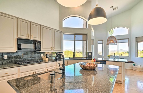 Fountain Hills House | Spa, Putting Green! Family Haven in Fountain Hills
