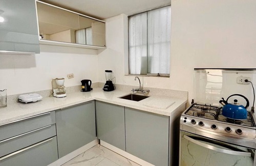 Yanahuara House | Spacious 2-story house - exclusive area of Arequipa, garage and garden