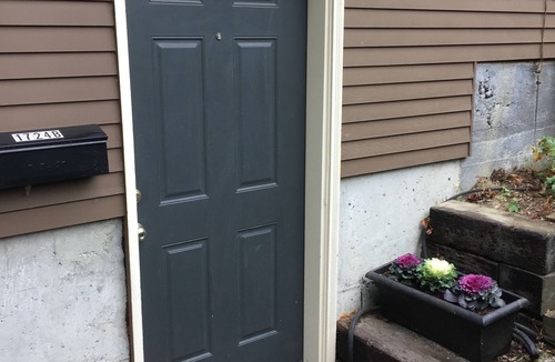 University District Apartment | Spacious 2Bdrm walkable to UW, Shopping and More