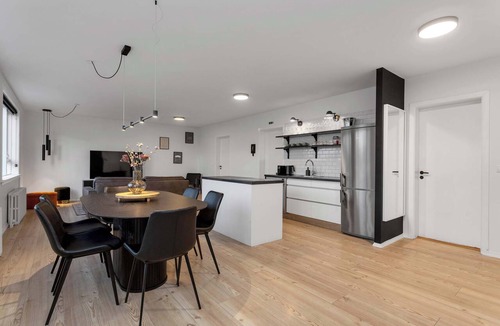 Downtown Apartment | Spacious 3Bedroom Apartment on Rainbow Street