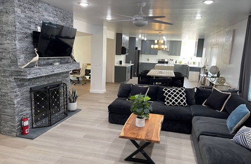Encanto House | Spacious 4-bedroom house in the historical district of downtown Phoenix