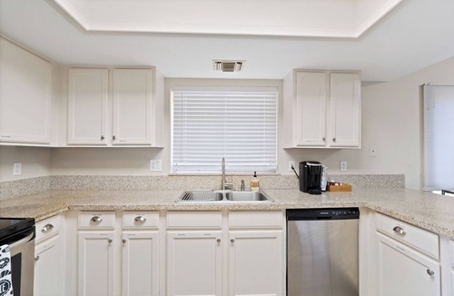 Copper Creek House | Spacious 4-bedroom house in Tucson with pool and beautiful mountain scenery