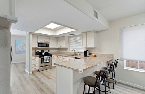 Copper Creek House | Spacious 4-bedroom house in Tucson with pool and beautiful mountain scenery