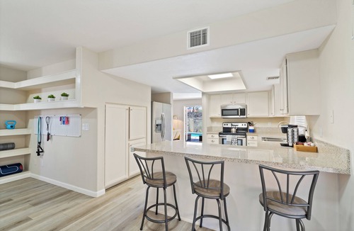 Copper Creek House | Spacious 4-bedroom house in Tucson with pool and beautiful mountain scenery
