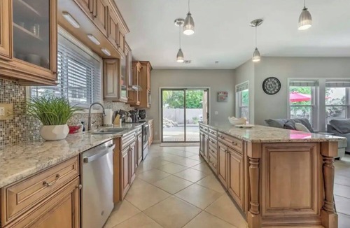 Gilbert House | Spacious 5-bedroom house w/Heated Pool, Hot Tub & Movies!